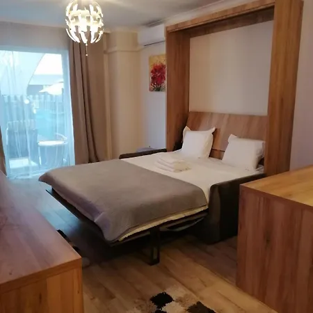Apartment Queency Cu Gradina Si Parcare Gratuita
